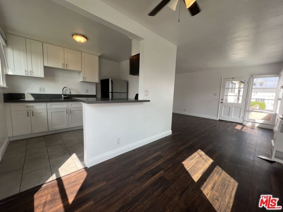 2010 W 35th Street - Photo 4