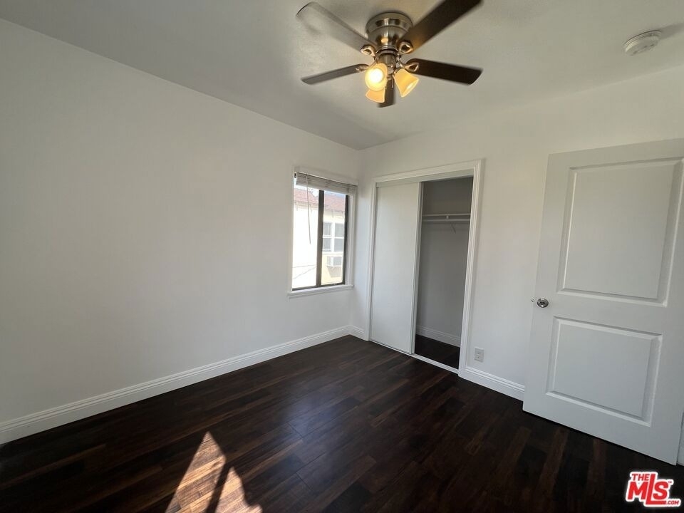 2010 W 35th Street - Photo 10