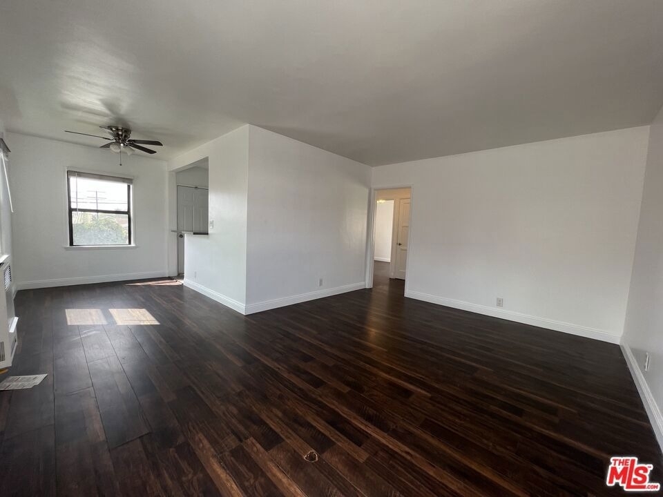 2010 W 35th Street - Photo 2