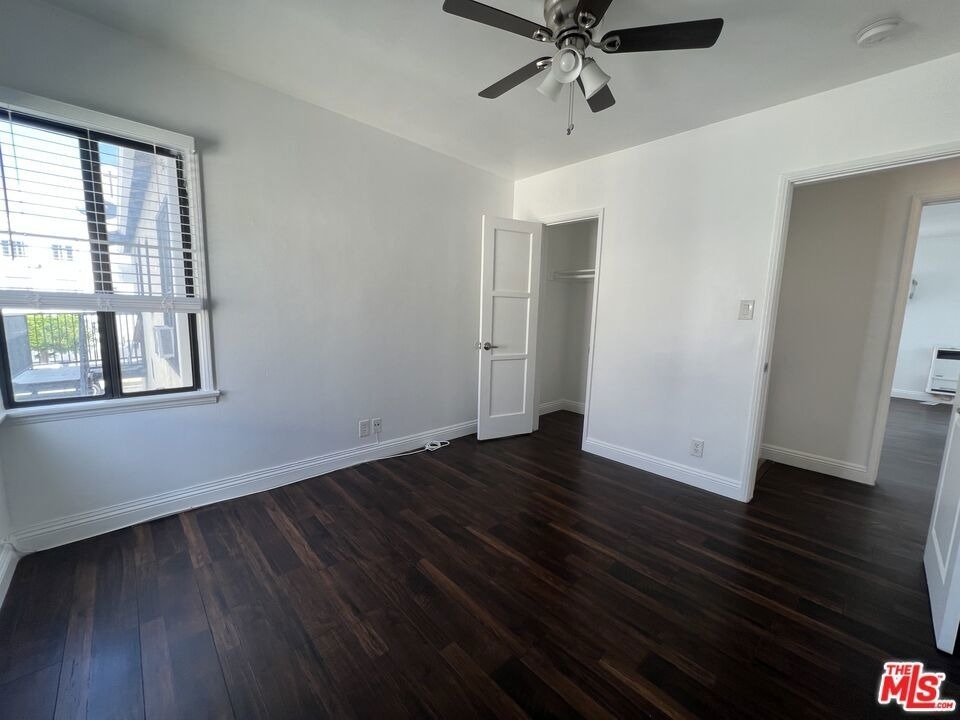 2010 W 35th Street - Photo 9