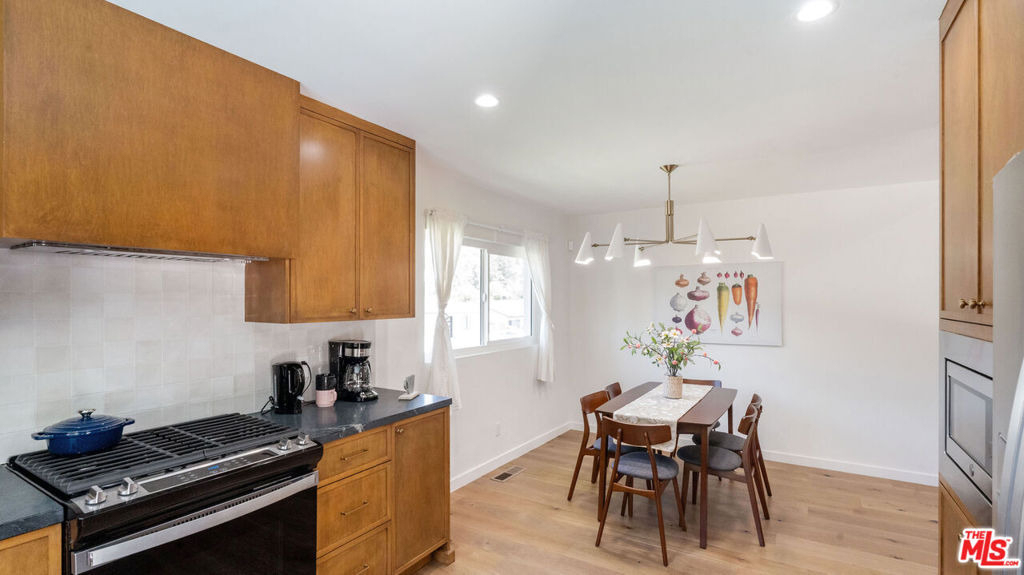 5304 Baza Avenue - Photo 9