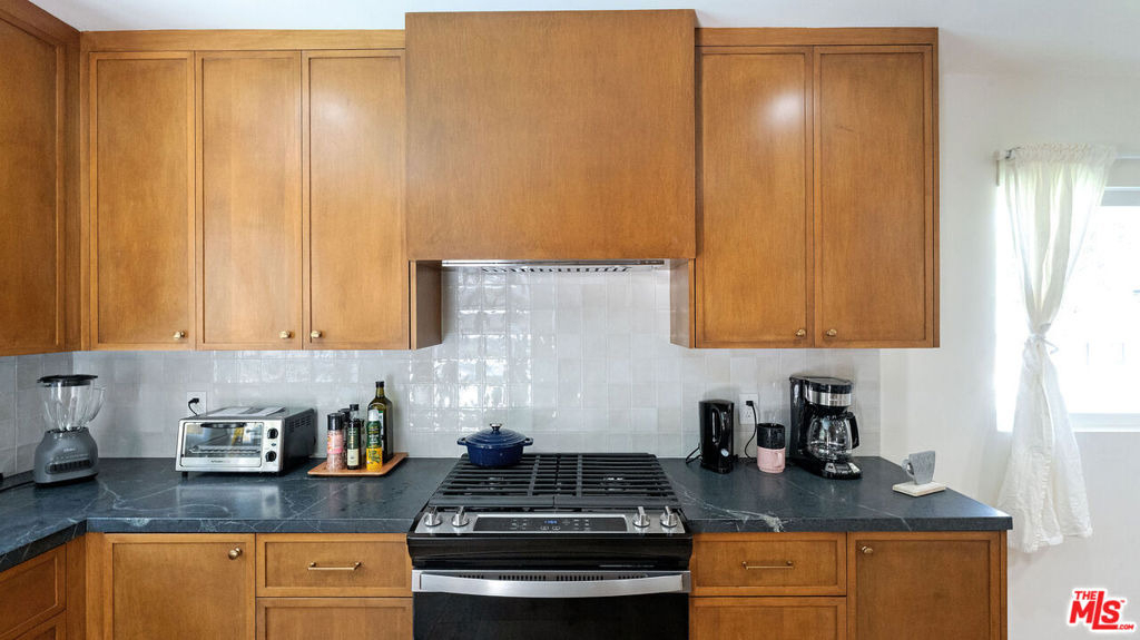 5304 Baza Avenue - Photo 8
