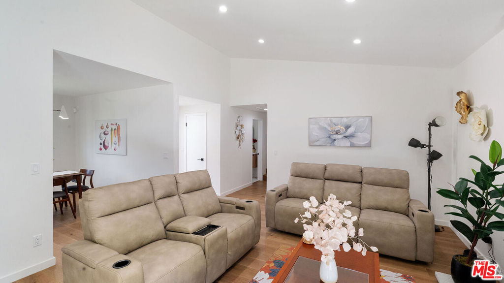5304 Baza Avenue - Photo 6