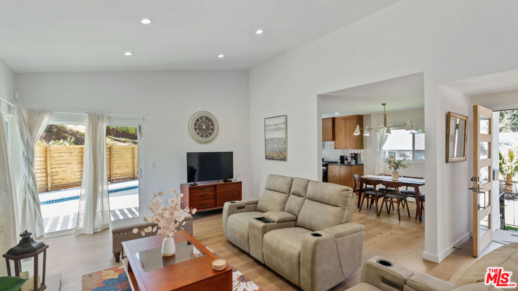 5304 Baza Avenue - Photo 4