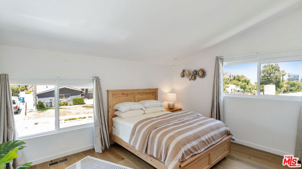 5304 Baza Avenue - Photo 17