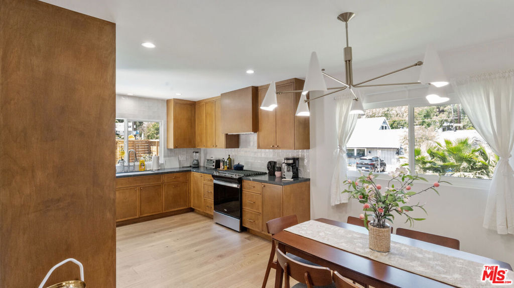 5304 Baza Avenue - Photo 7
