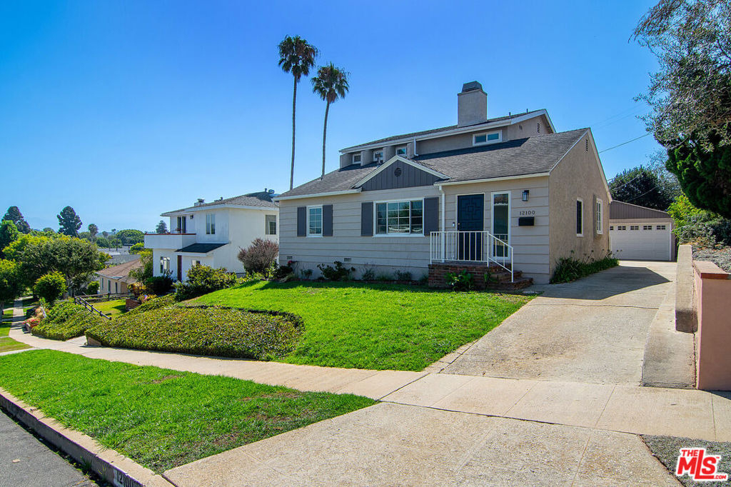 12100 Marine Street - Photo 0