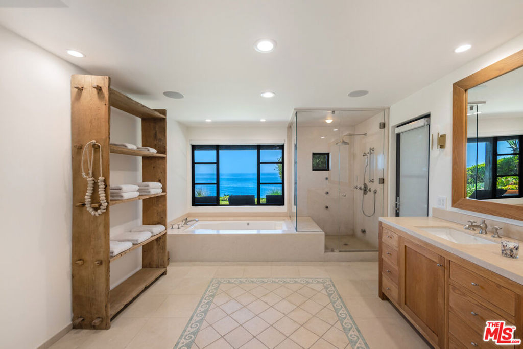 7089 Birdview Avenue - Photo 44