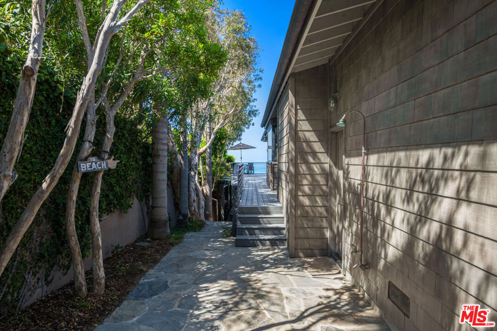 7089 Birdview Avenue - Photo 19
