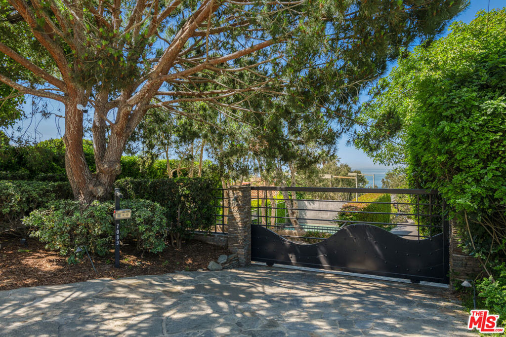 7089 Birdview Avenue - Photo 48