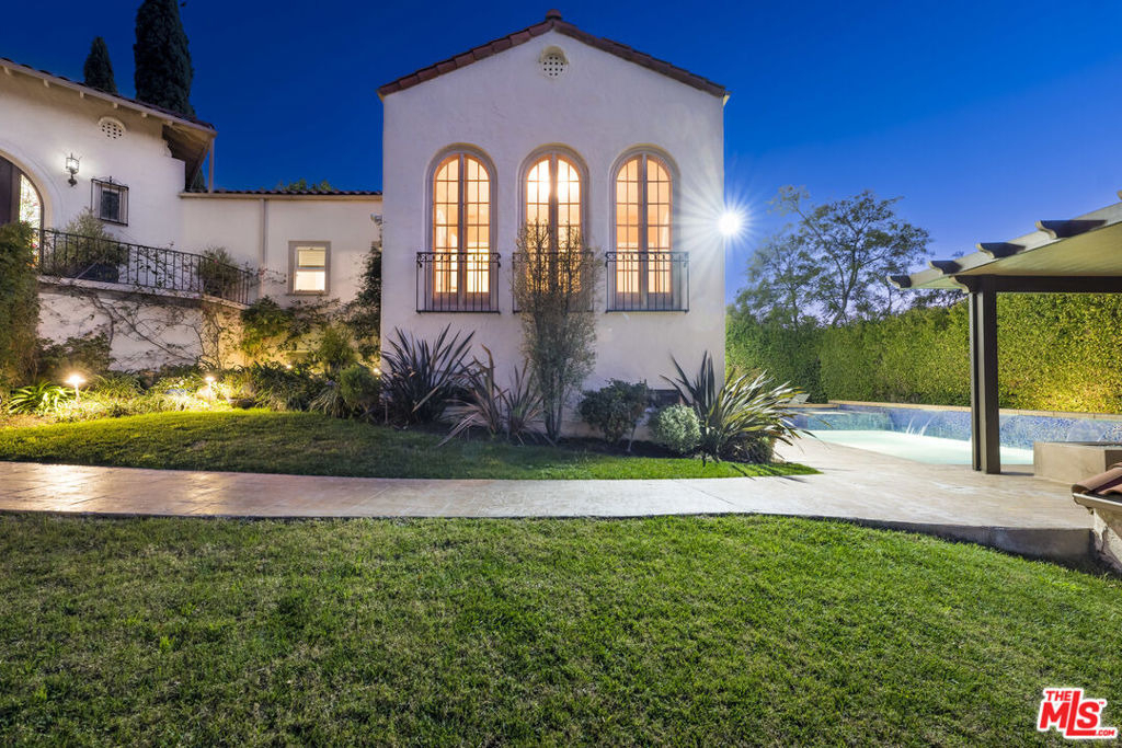 2238 El Contento Drive - Photo 3