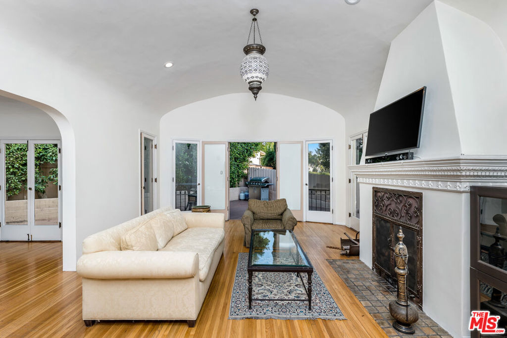 2238 El Contento Drive - Photo 17
