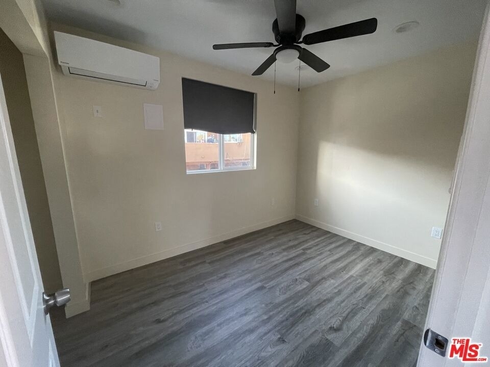 613 W 83rd Street - Photo 2