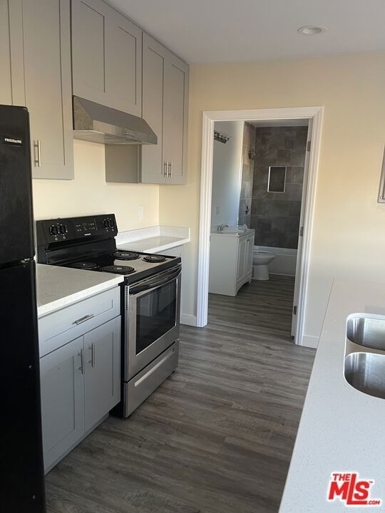 613 W 83rd Street - Photo 1