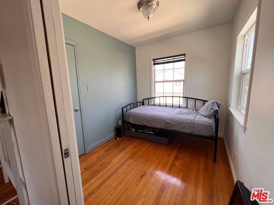 2333 S Garth Avenue - Photo 9