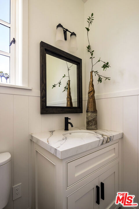 1635 N Genesee Avenue - Photo 24
