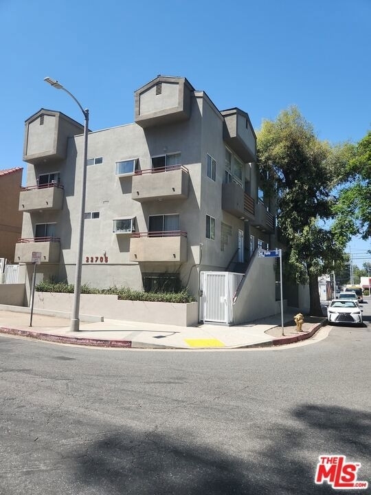 22705 Del Valle Street - Photo 1
