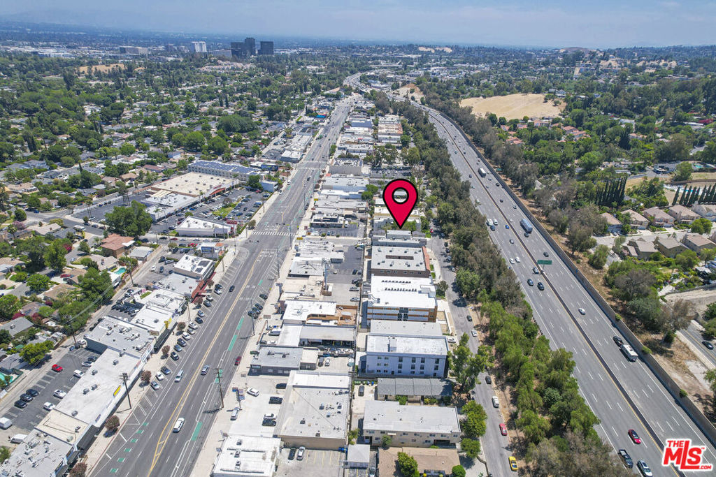 22705 Del Valle Street - Photo 11