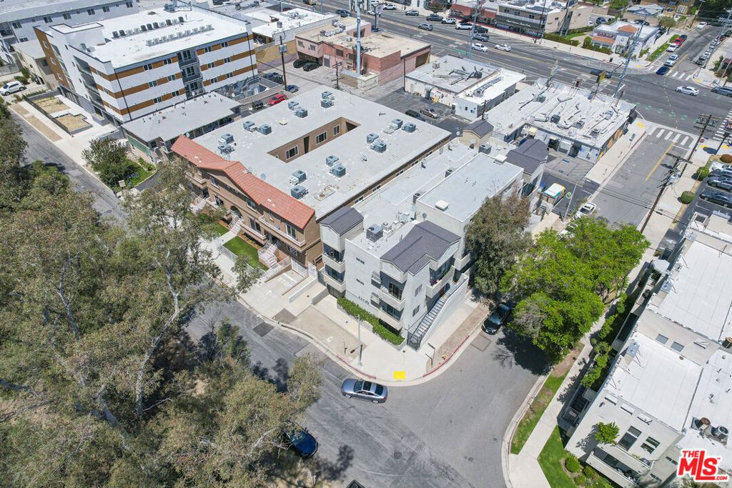 22705 Del Valle Street - Photo 10