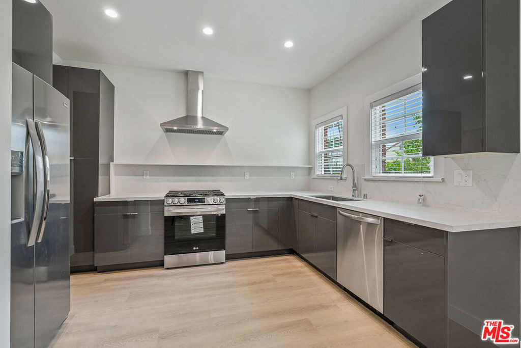 144 N Swall Drive - Photo 3