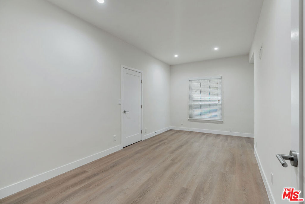 144 N Swall Drive - Photo 14