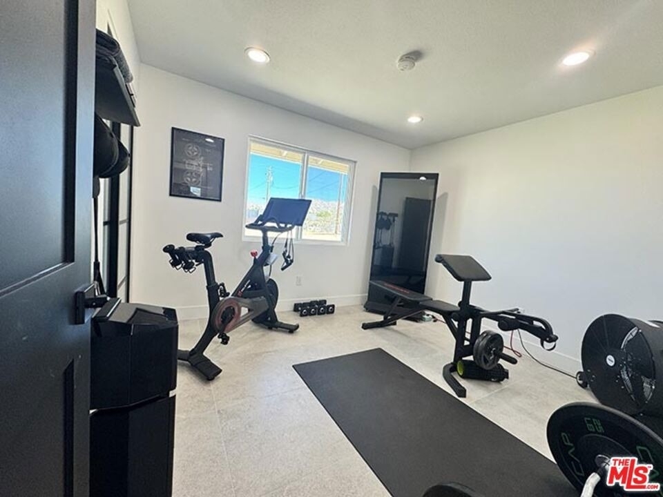 6836 Mount Shasta Avenue - Photo 13