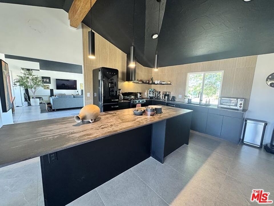 6836 Mount Shasta Avenue - Photo 3