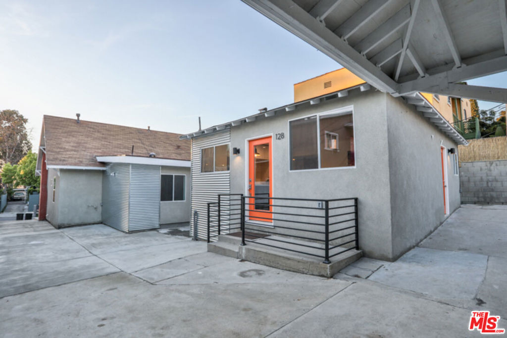 128 N Burlington Avenue - Photo 15
