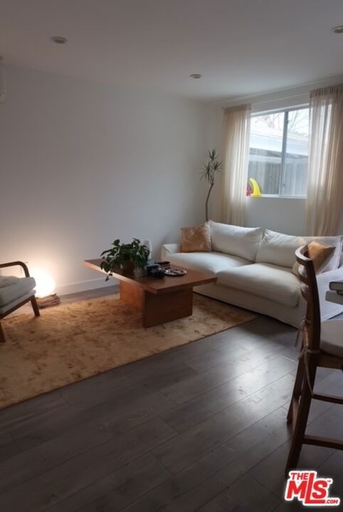 128 N Burlington Avenue - Photo 5