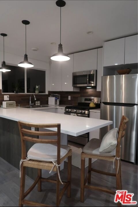 128 N Burlington Avenue - Photo 9