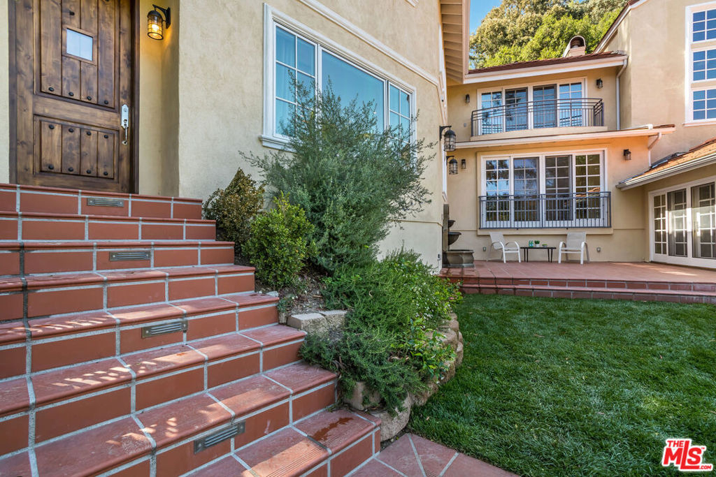 941 N Norman Place - Photo 66
