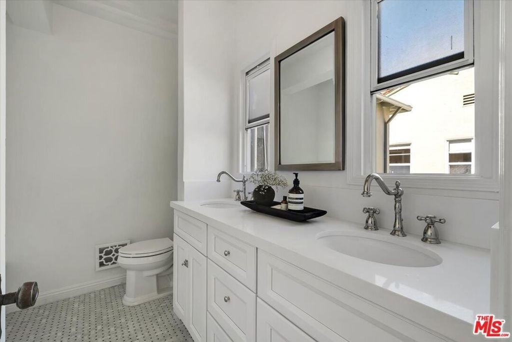 156 N Swall Drive - Photo 16
