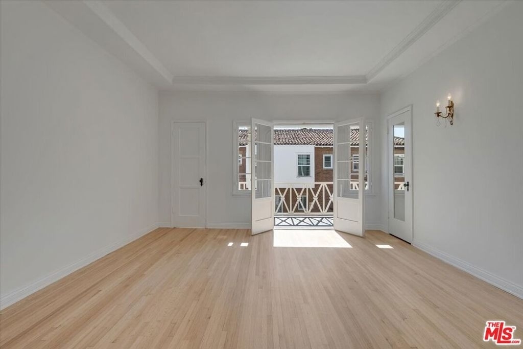156 N Swall Drive - Photo 12