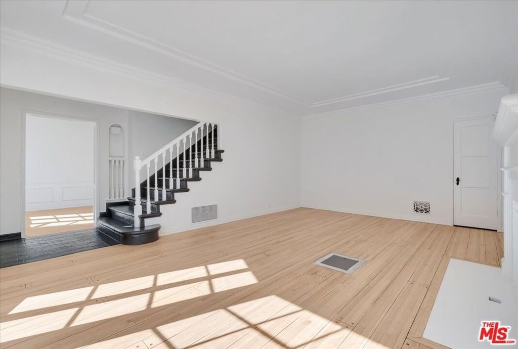 156 N Swall Drive - Photo 3