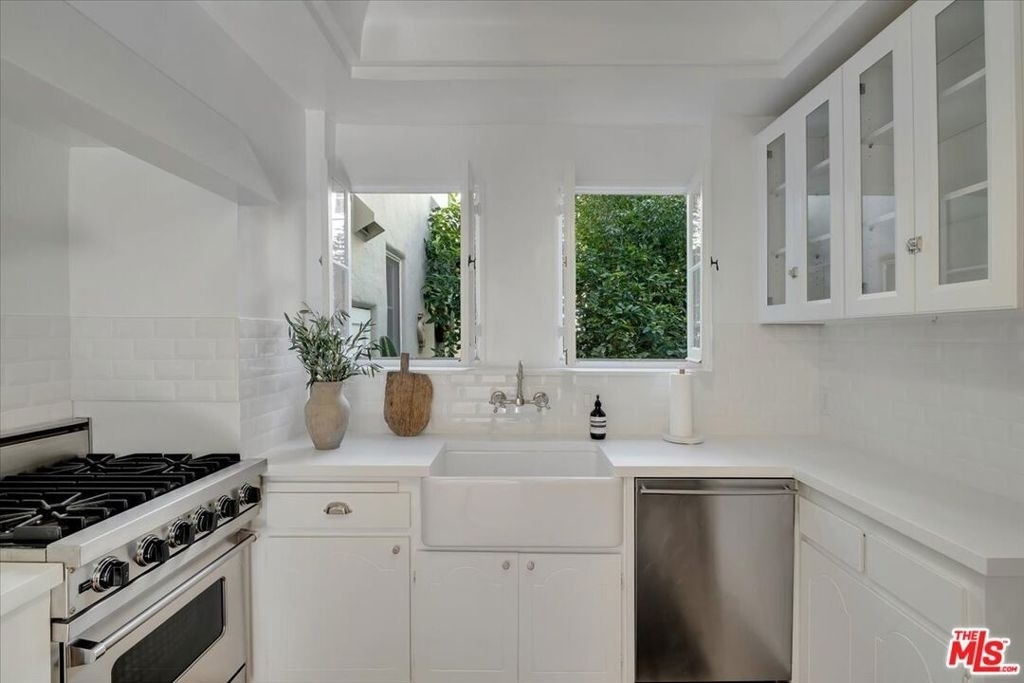 156 N Swall Drive - Photo 6