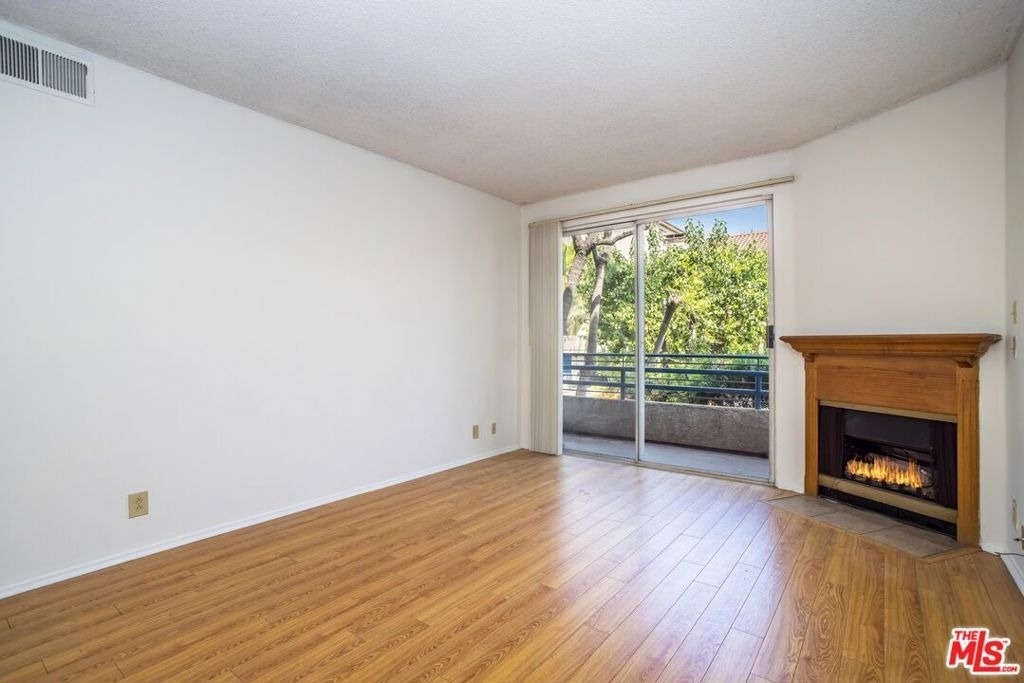 10932 Morrison Street - Photo 4