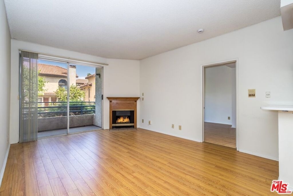 10932 Morrison Street - Photo 2