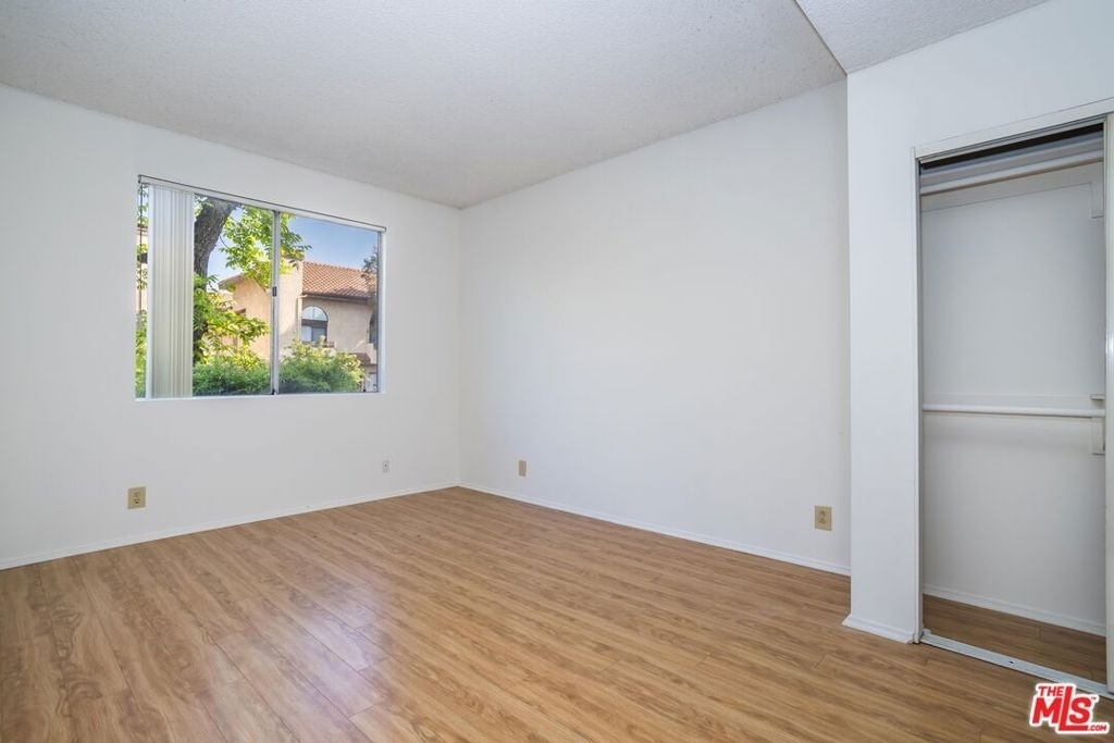 10932 Morrison Street - Photo 15