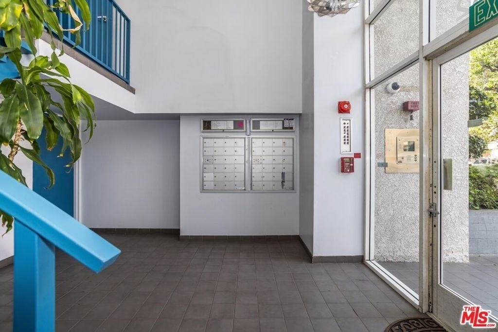 10932 Morrison Street - Photo 1