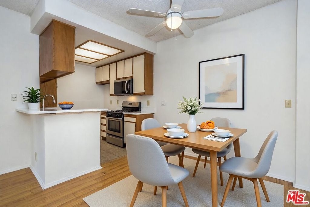 10932 Morrison Street - Photo 8