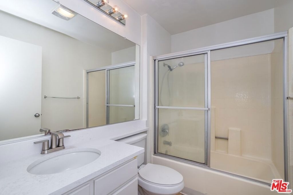 10932 Morrison Street - Photo 18