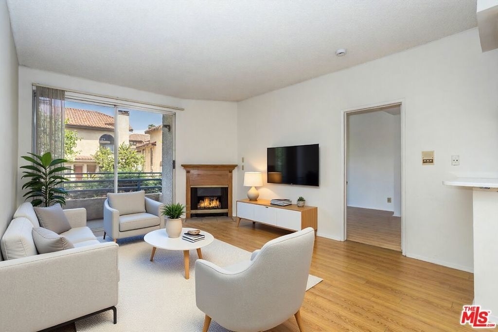 10932 Morrison Street - Photo 3