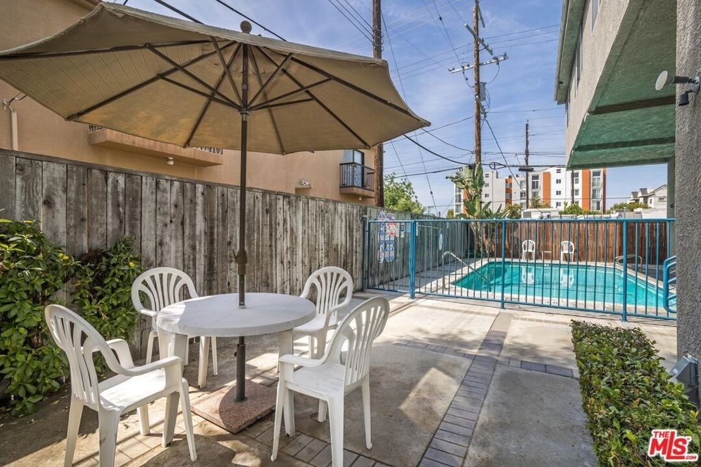 10932 Morrison Street - Photo 21