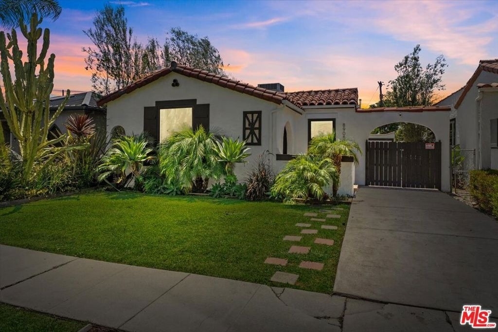 8908 Gibson Street - Photo 0
