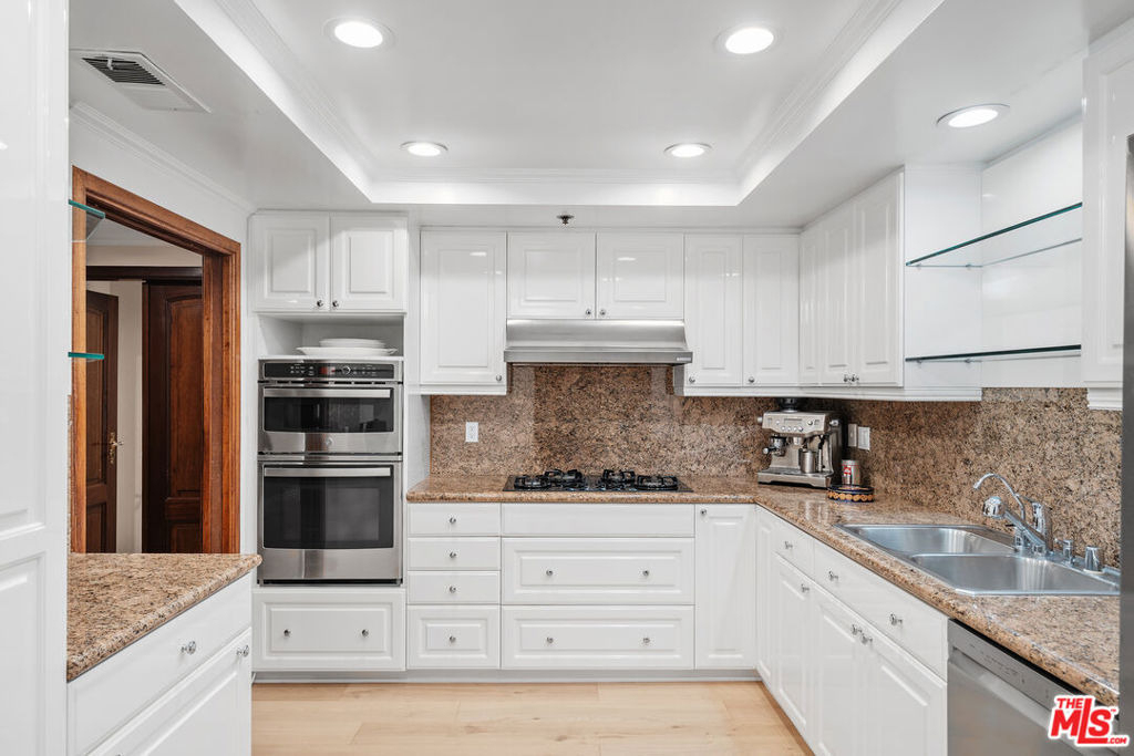 9249 Burton Way - Photo 8