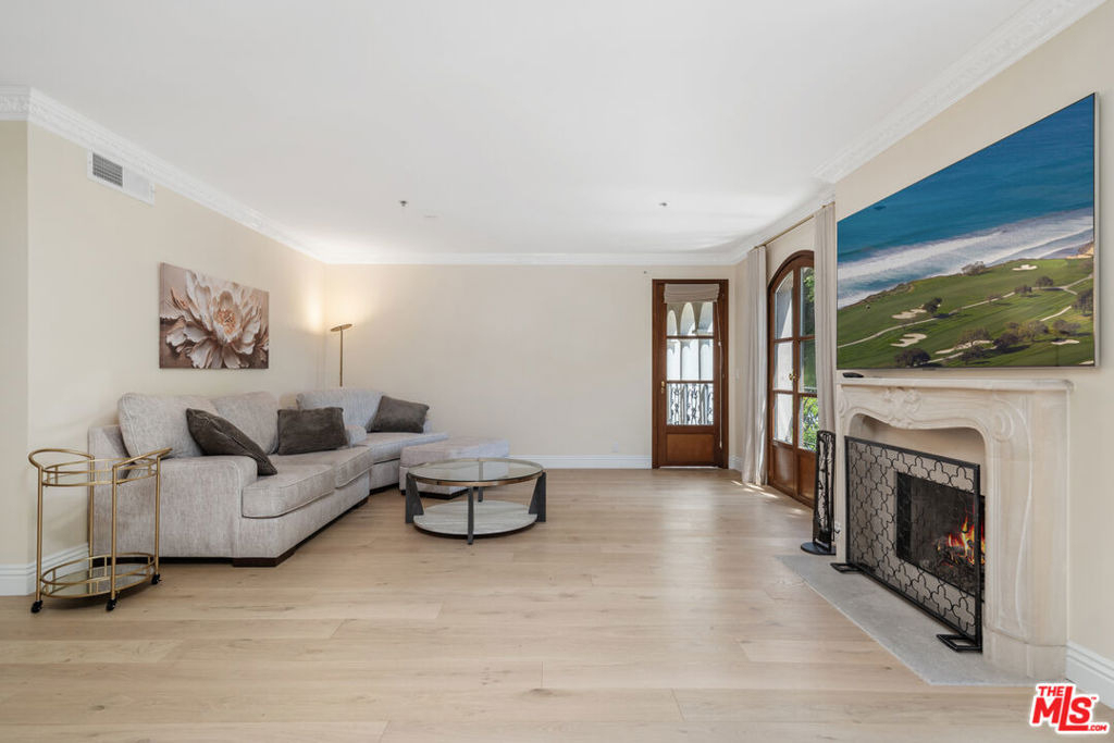 9249 Burton Way - Photo 7