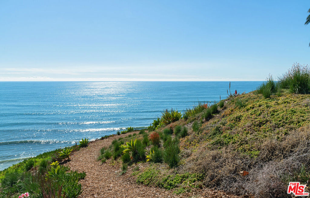 17350 W Sunset Boulevard - Photo 20
