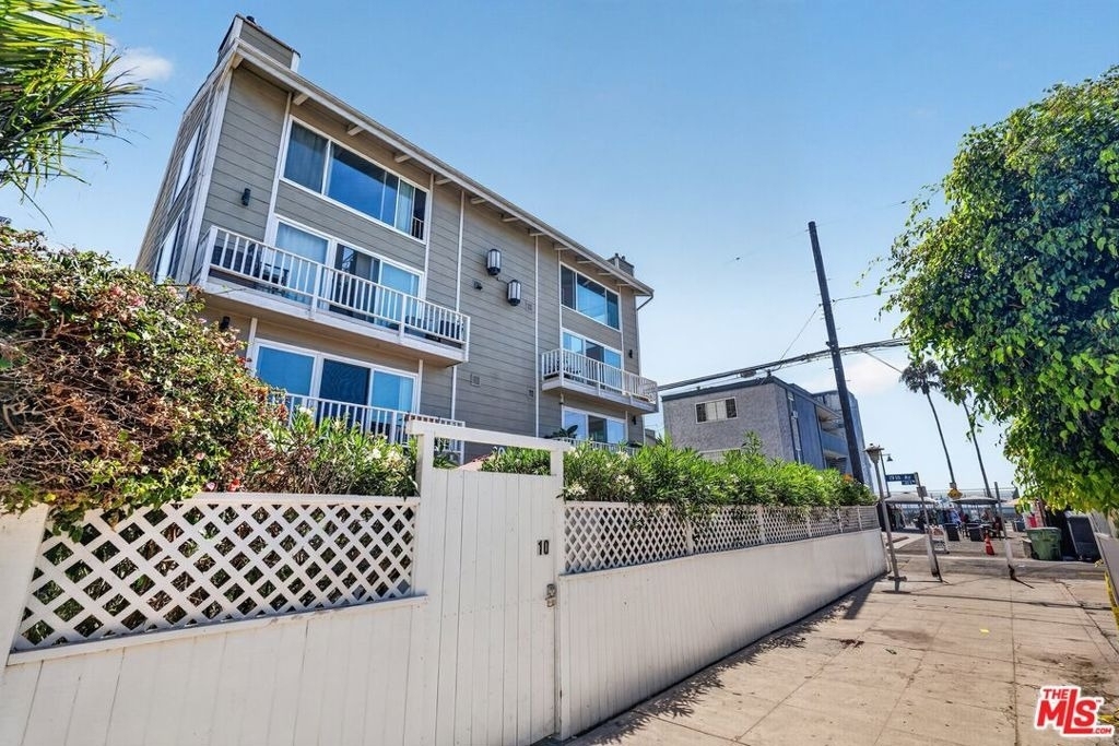 10 19th Avenue - Photo 12
