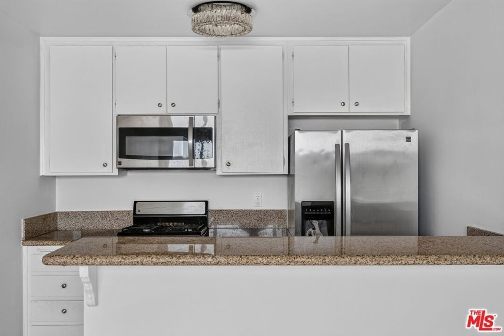 10 19th Avenue - Photo 7