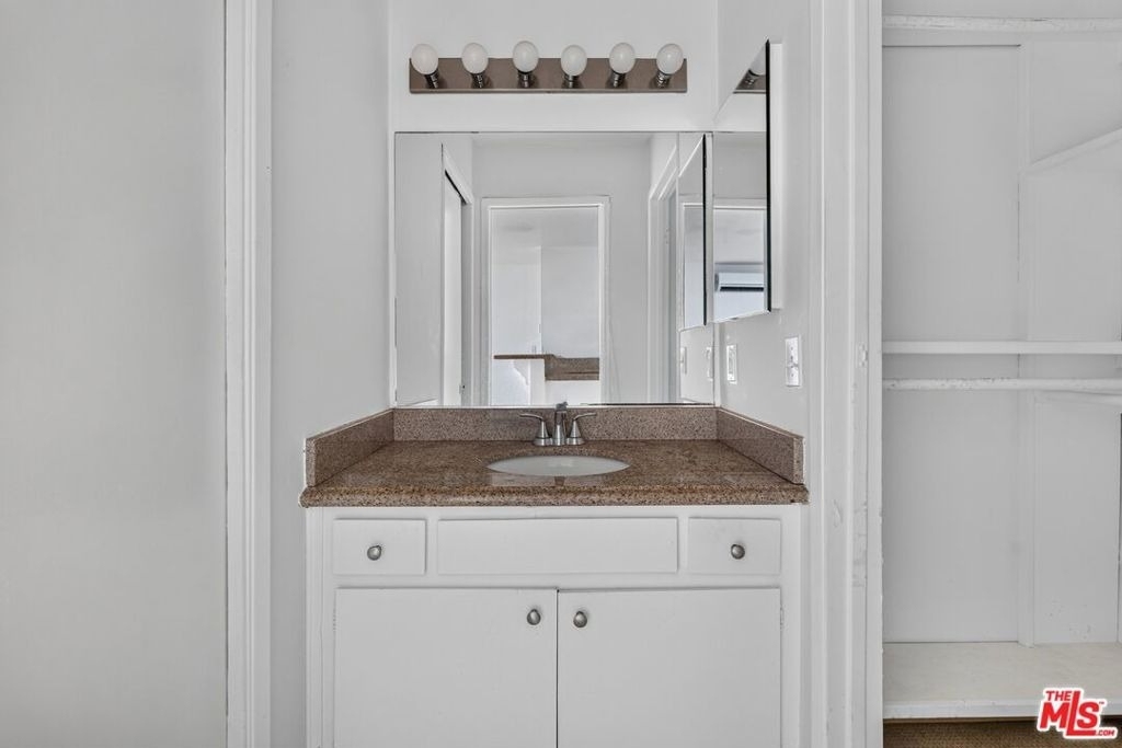 10 19th Avenue - Photo 8